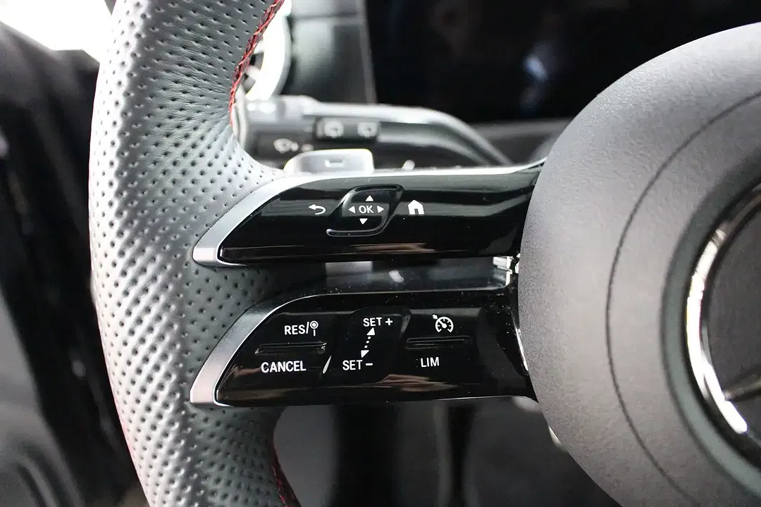 Mercedes-Benz CLA 200 - Thumbnail 11