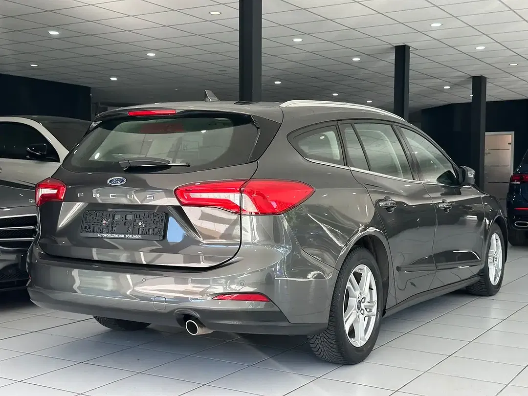 Ford Focus - Thumbnail 14