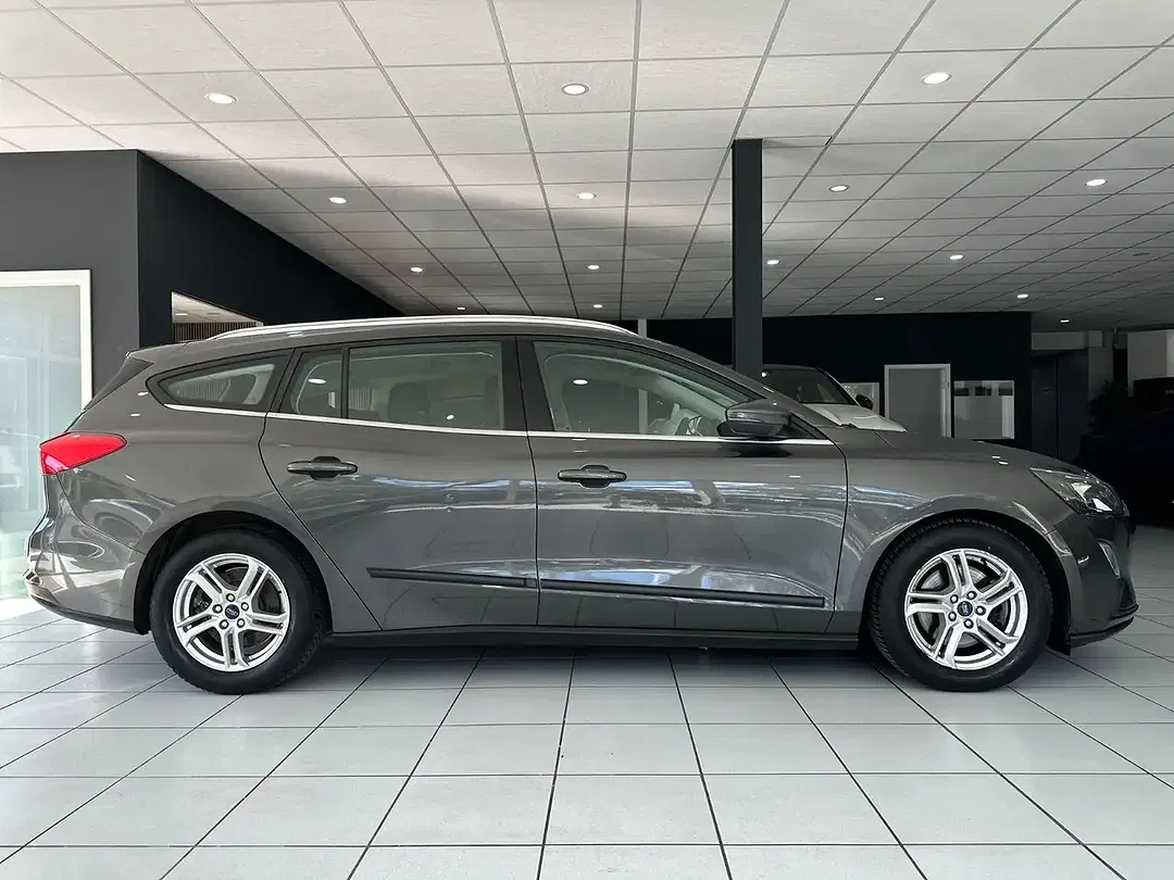Ford Focus - Thumbnail 15