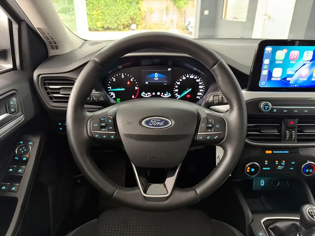 Ford Focus - Thumbnail 7