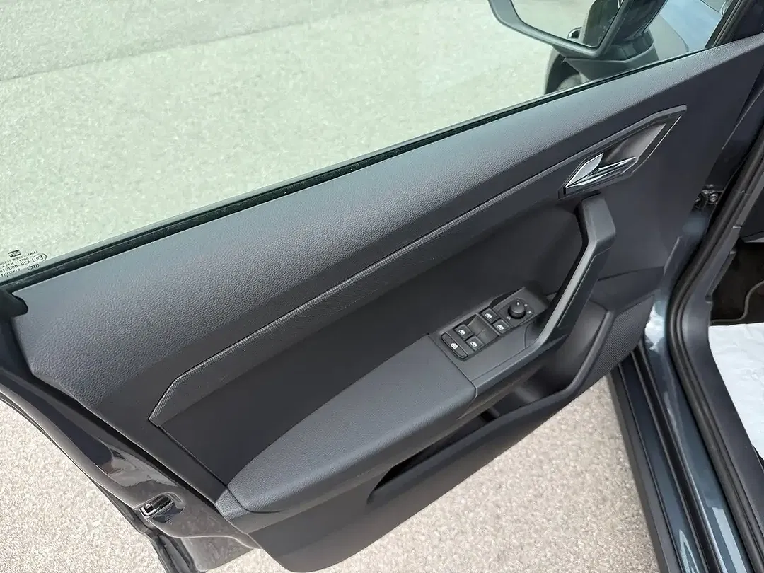 SEAT Arona - Thumbnail 11