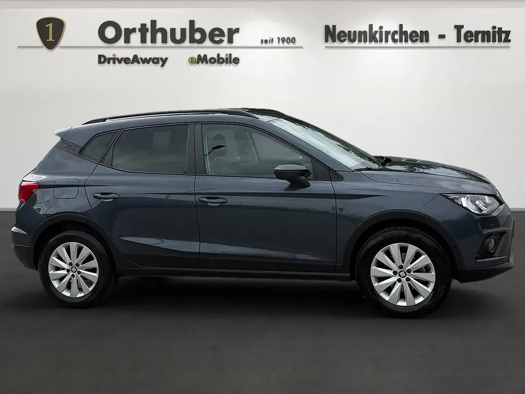 SEAT Arona - Thumbnail 3