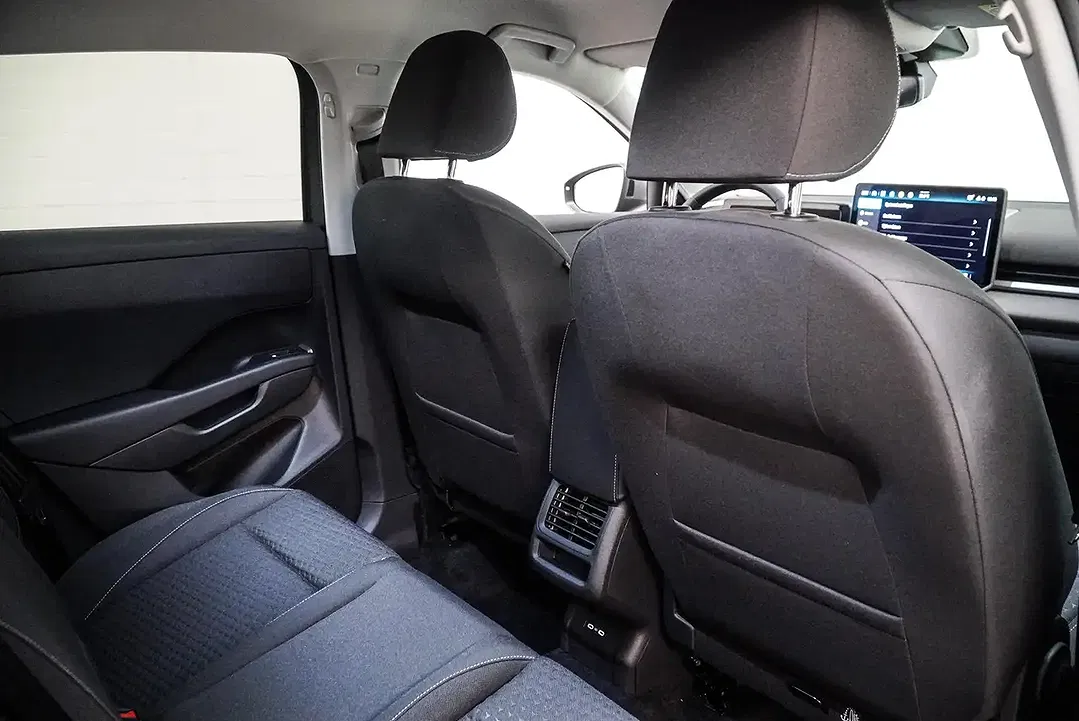 Volkswagen T-Roc - Thumbnail 12