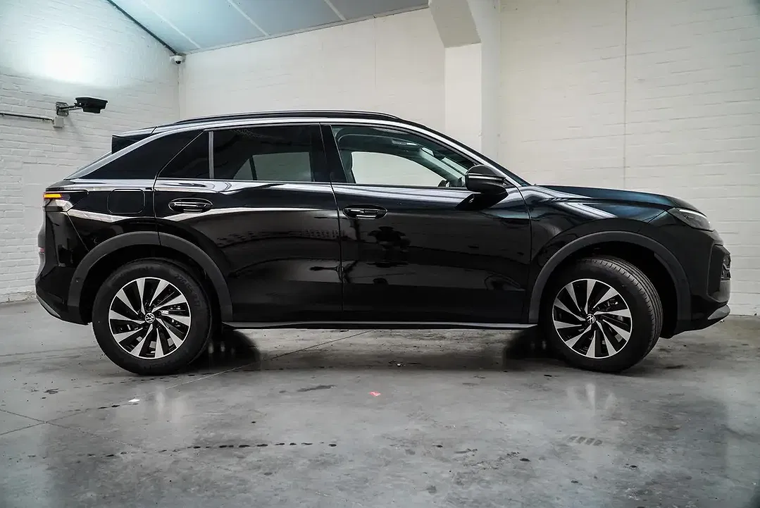 Volkswagen T-Roc - Thumbnail 3