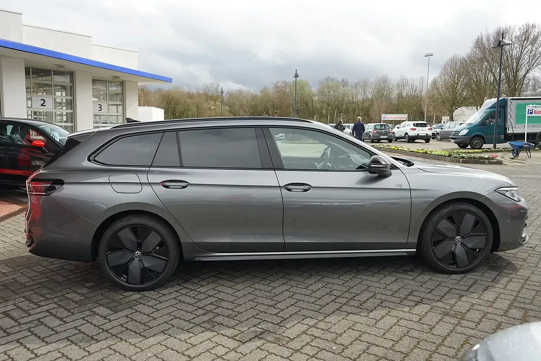 Volkswagen Passat Variant - Thumbnail 4