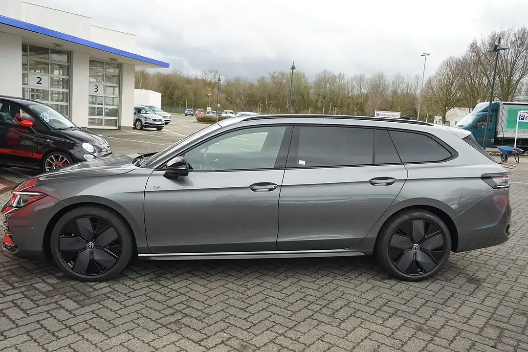 Volkswagen Passat Variant - Thumbnail 8