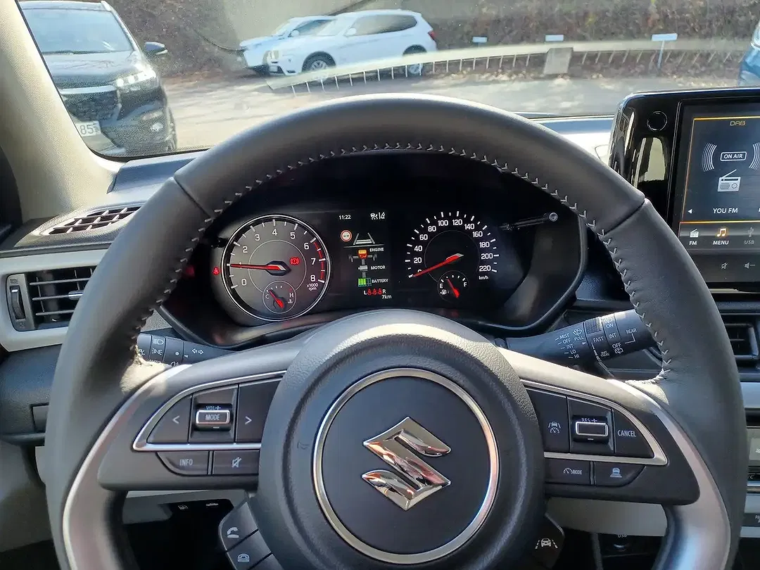 Suzuki Swift - Thumbnail 10