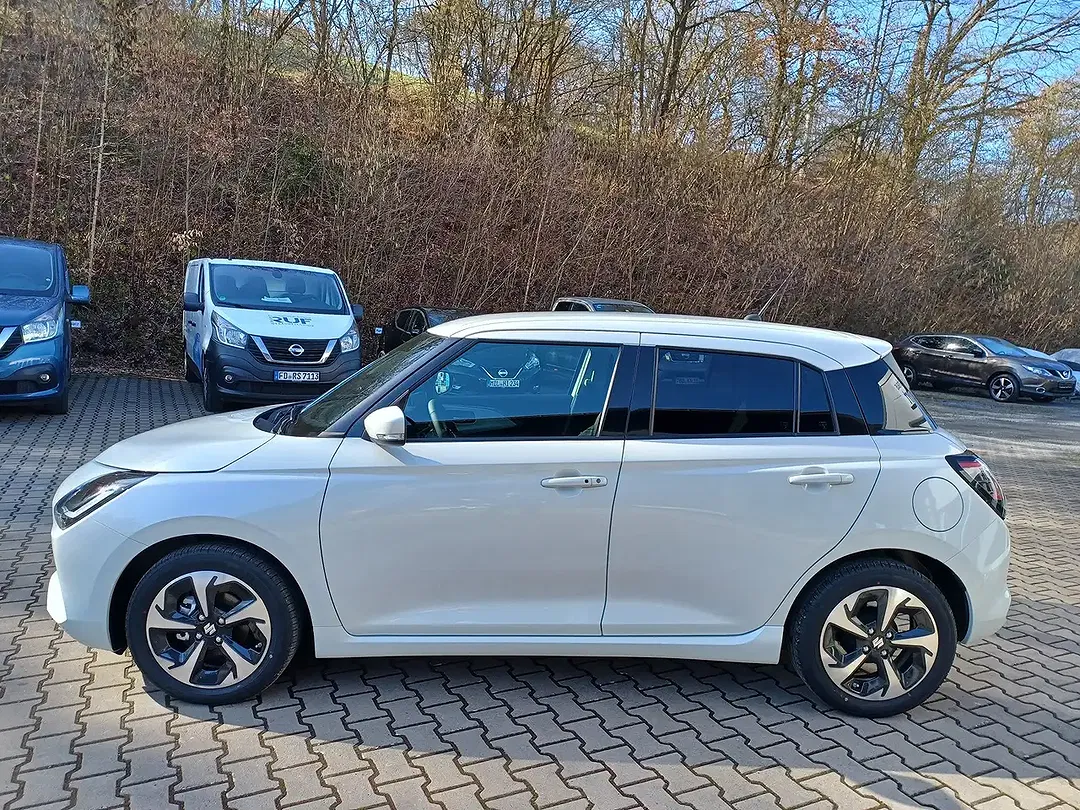 Suzuki Swift - Thumbnail 3