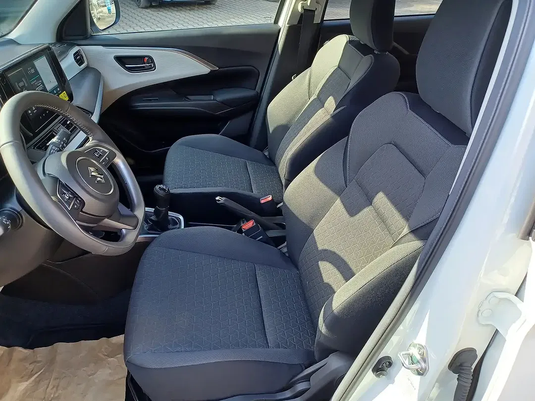 Suzuki Swift - Thumbnail 7