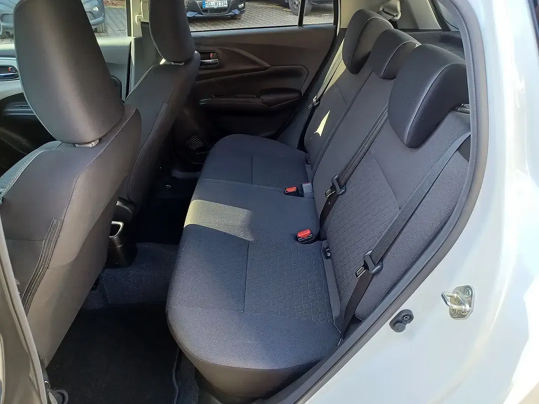 Suzuki Swift - Thumbnail 8