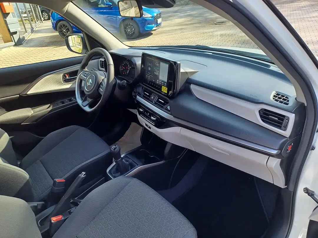 Suzuki Swift - Thumbnail 9