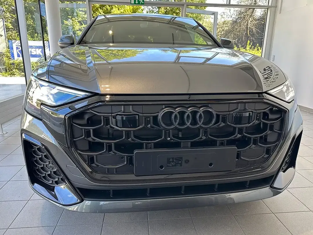 Audi Q8 - Thumbnail 3