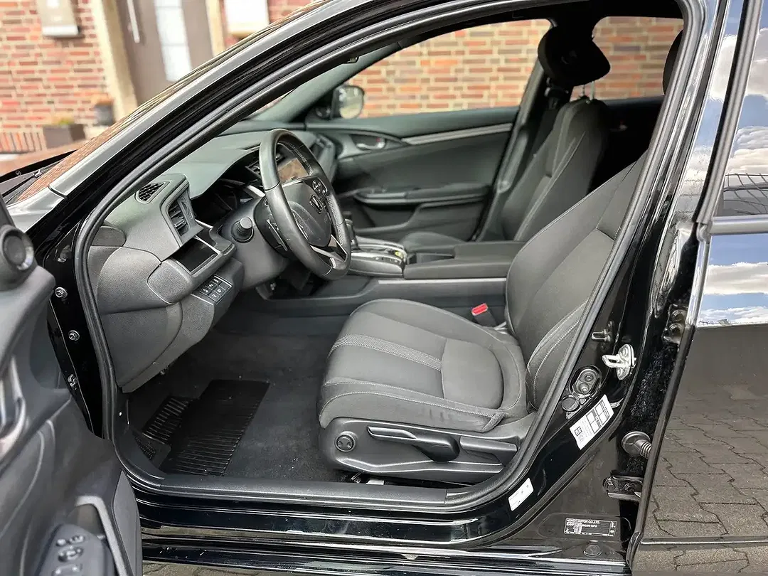 Honda Civic - Thumbnail 5