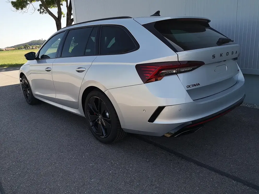 Skoda Octavia - Thumbnail 2