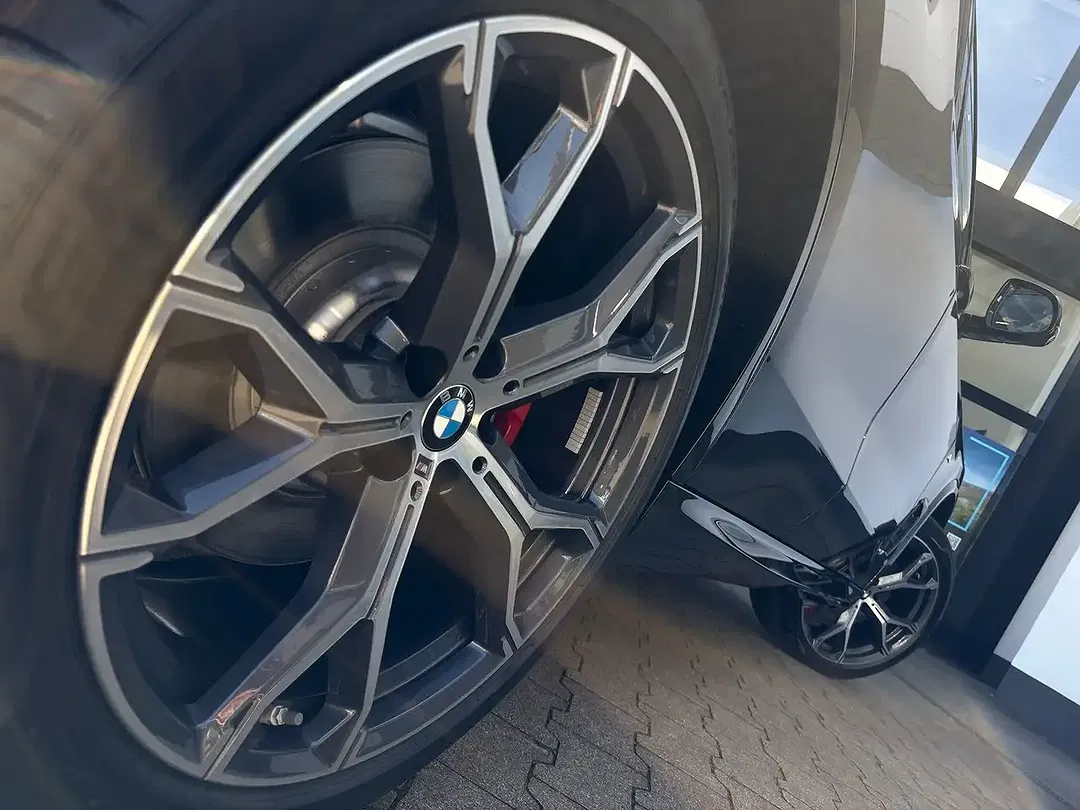 BMW X5 - Thumbnail 3