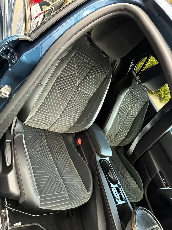 Lancia Ypsilon - Thumbnail 4