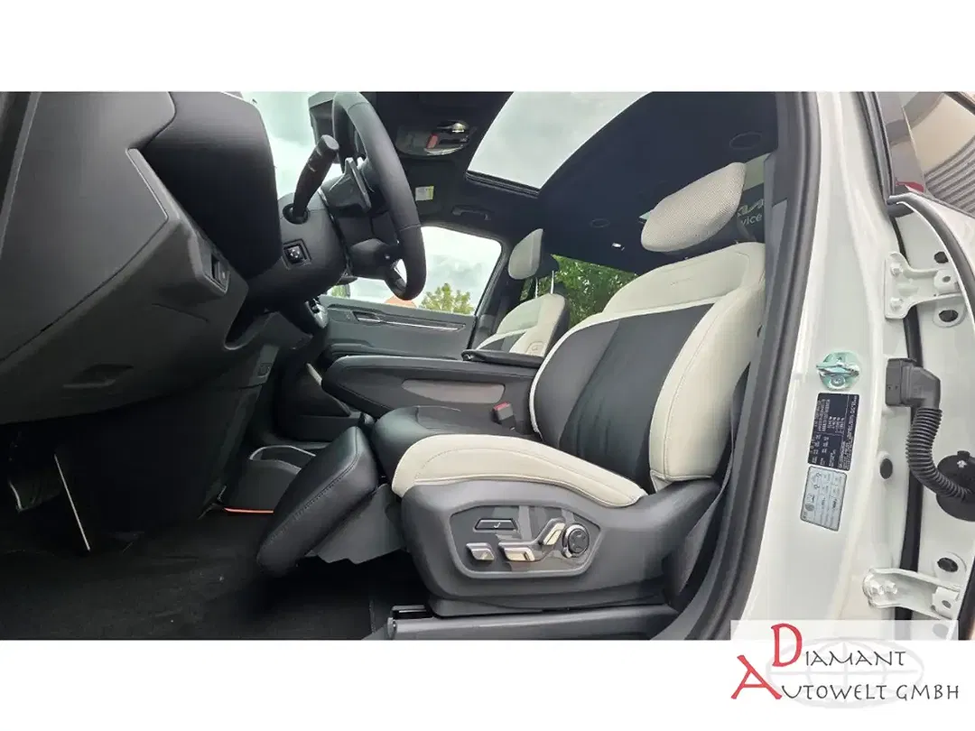 Kia EV9 - Thumbnail 10