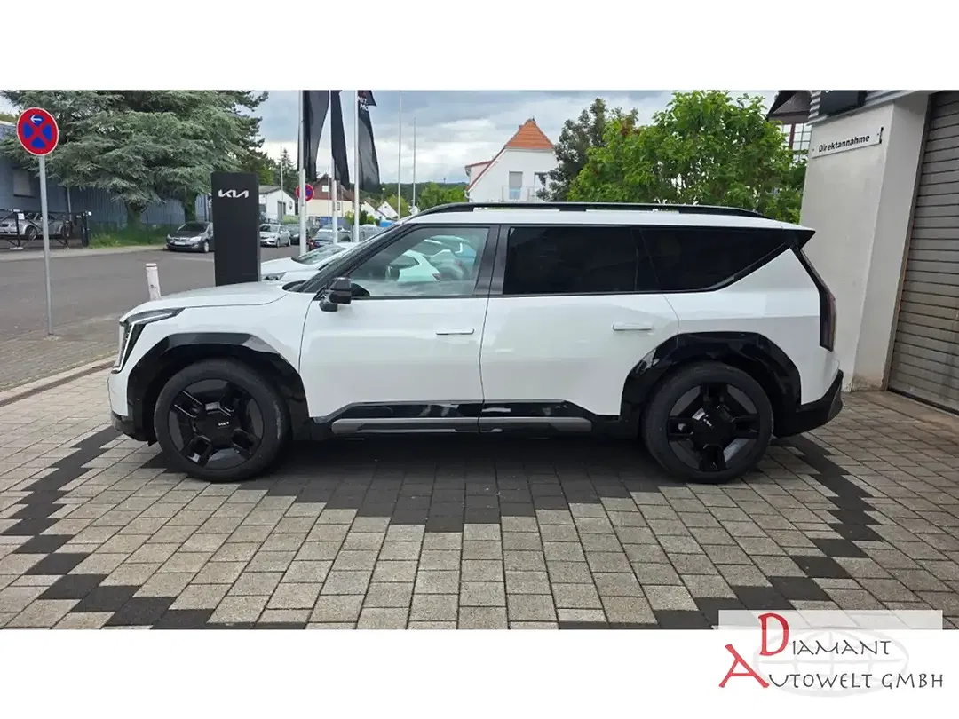 Kia EV9 - Thumbnail 8