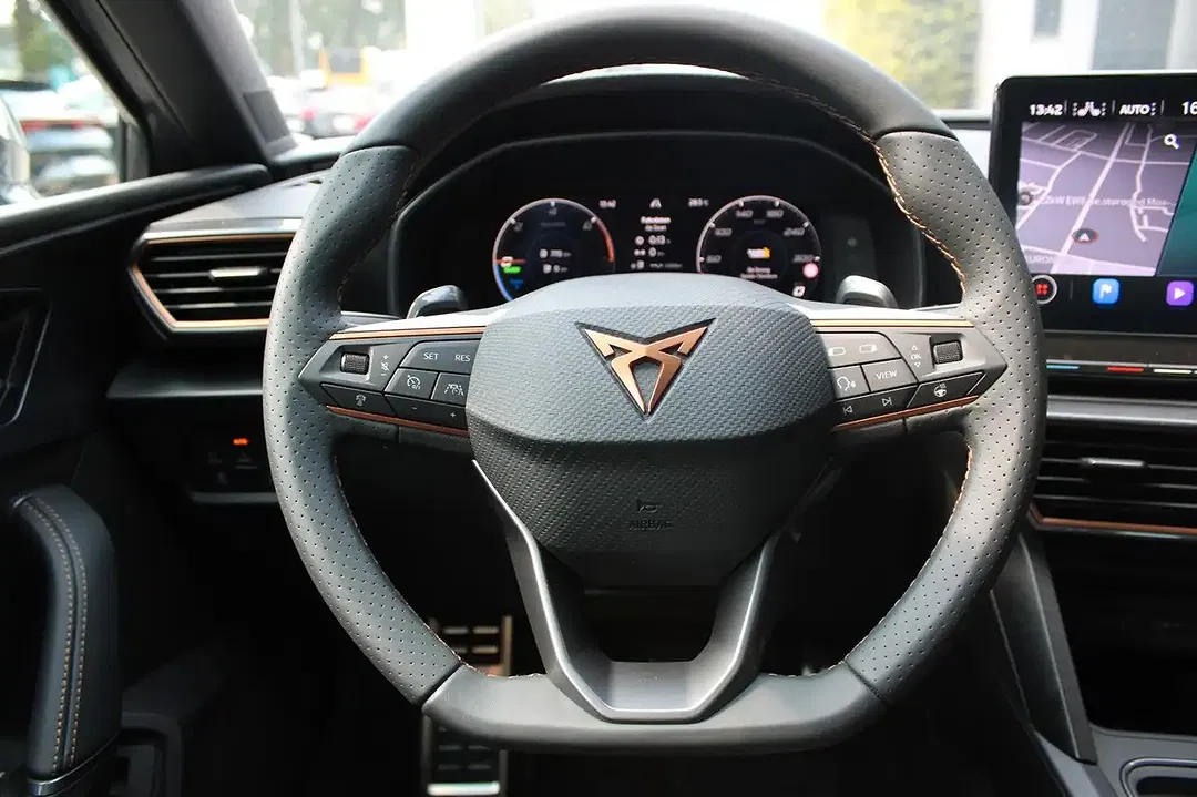 CUPRA Leon - Thumbnail 8