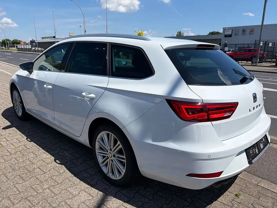 SEAT Leon - Thumbnail 4