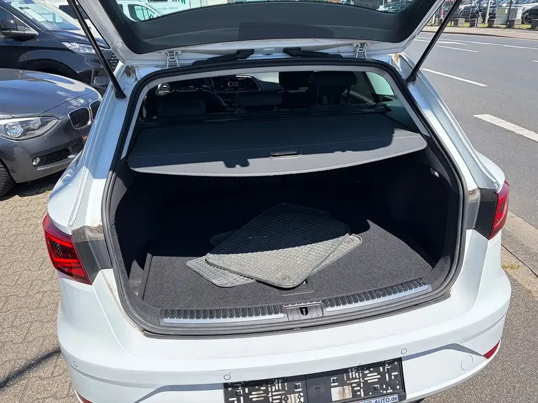 SEAT Leon - Thumbnail 5