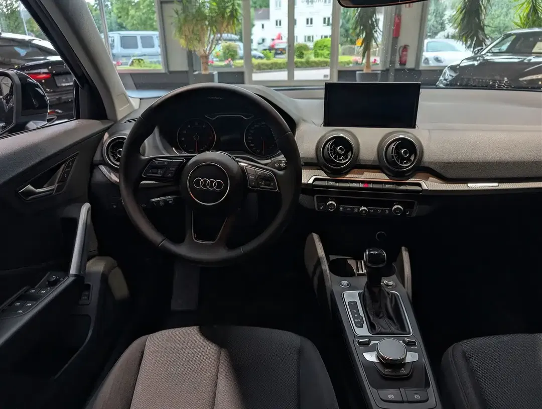 Audi Q2 - Thumbnail 11