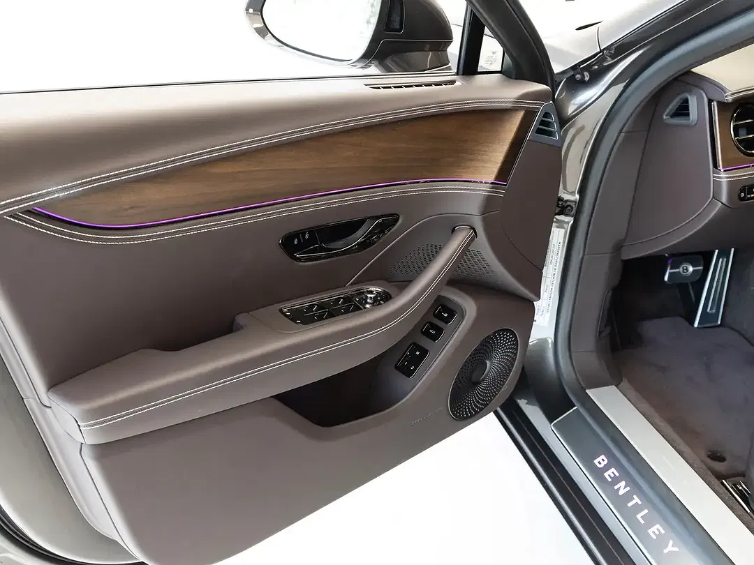 Bentley Flying Spur - Thumbnail 9