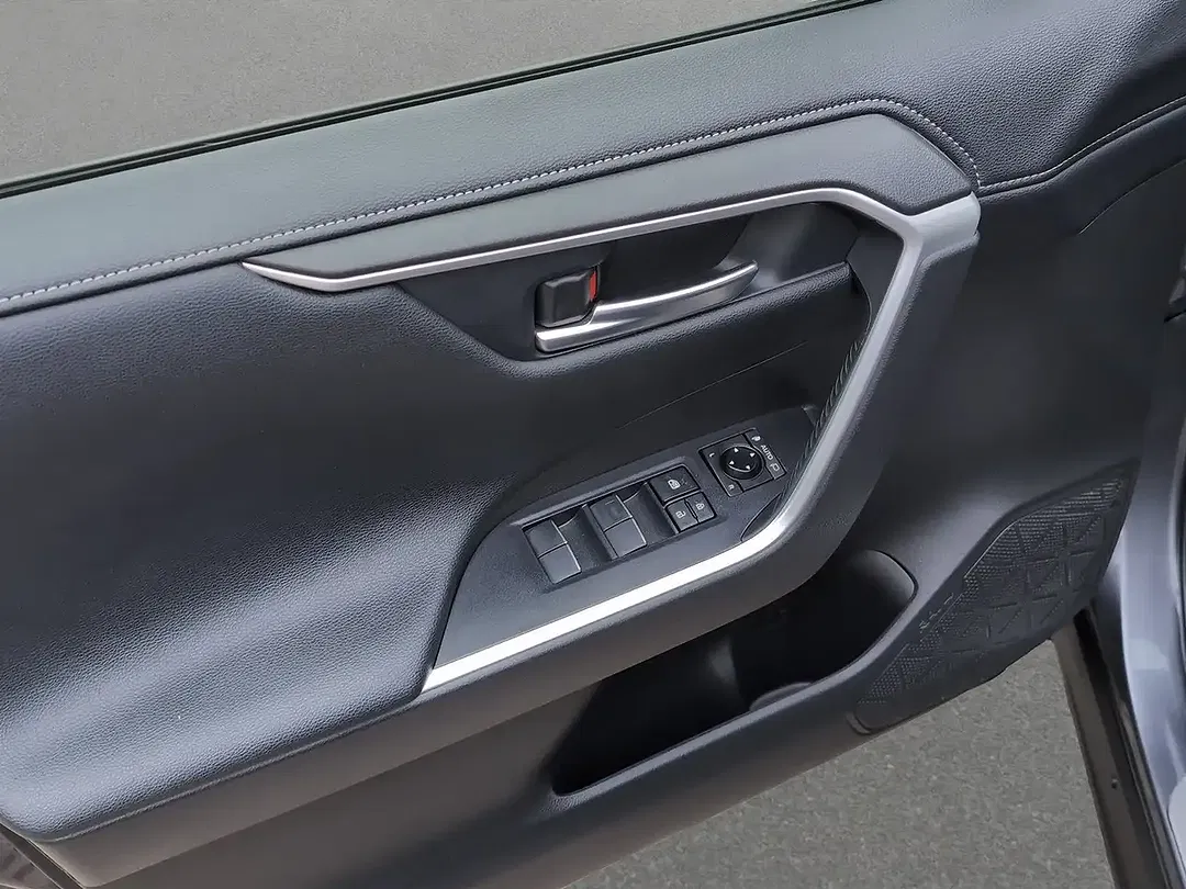 Toyota RAV 4 - Thumbnail 13
