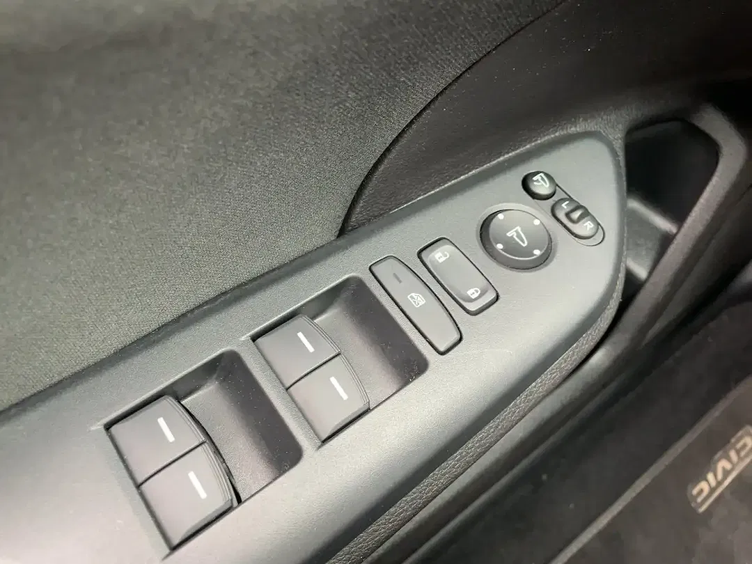 Honda Civic - Thumbnail 16
