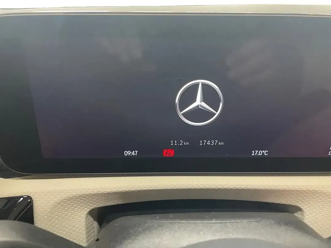 Mercedes-Benz CLA 180 - Thumbnail 9