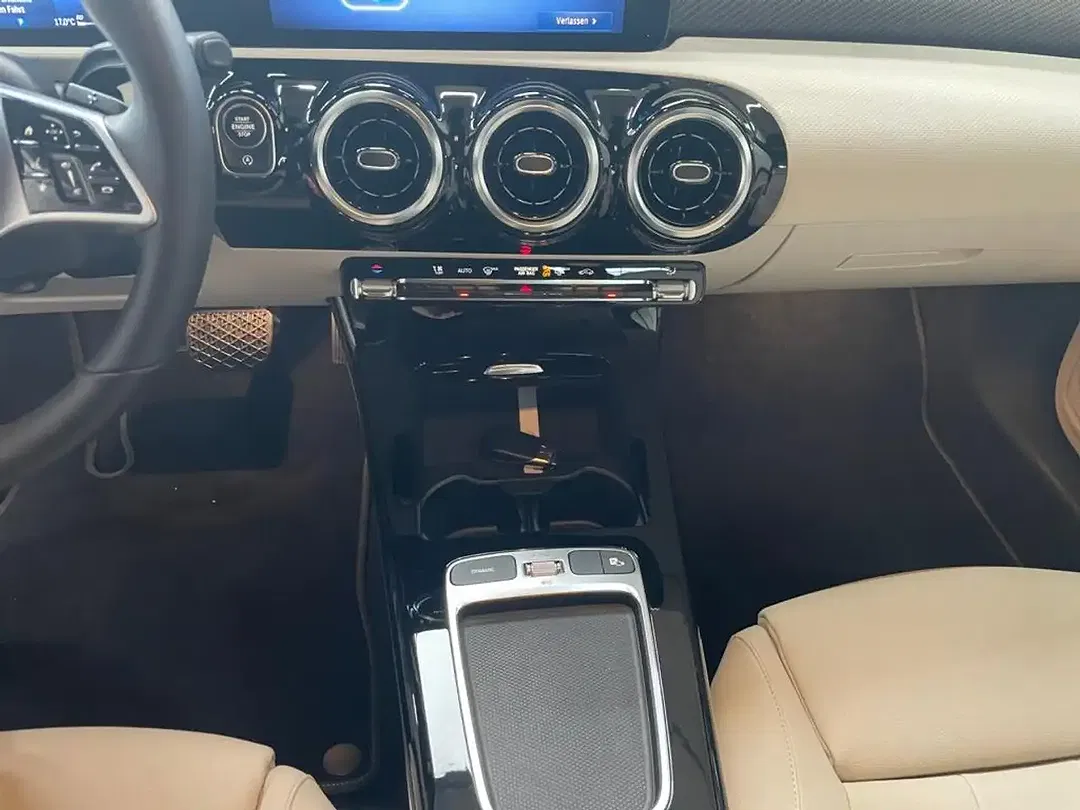 Mercedes-Benz CLA 180 - Thumbnail 14
