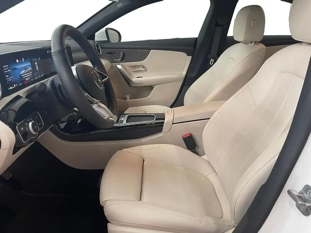 Mercedes-Benz CLA 180 - Thumbnail 5