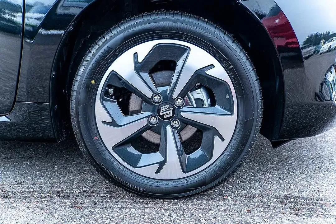 Suzuki Swift - Thumbnail 14