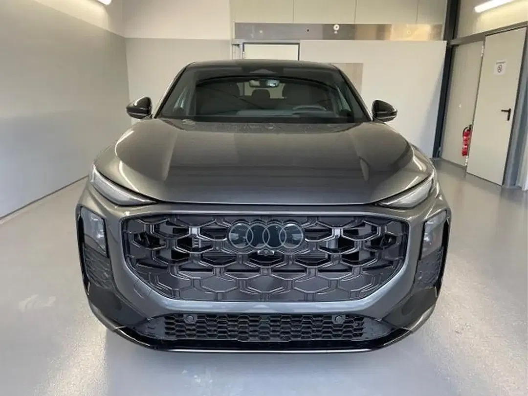 Audi Q3 - Thumbnail 2