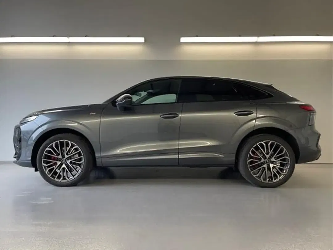 Audi Q3 - Thumbnail 3