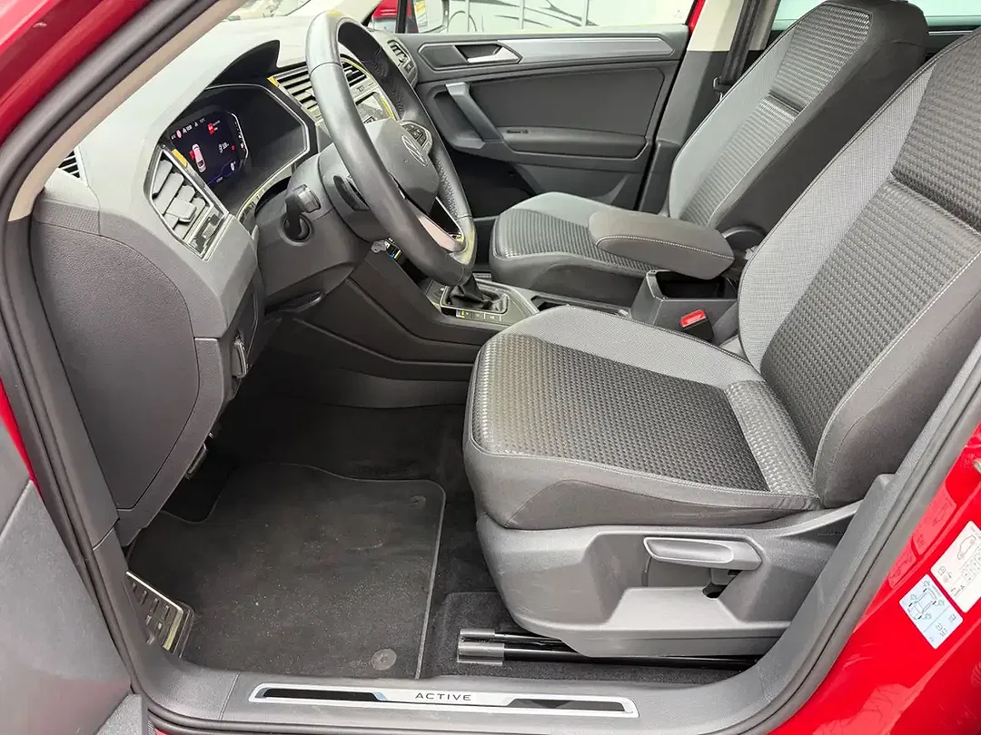 Volkswagen Tiguan - Thumbnail 11