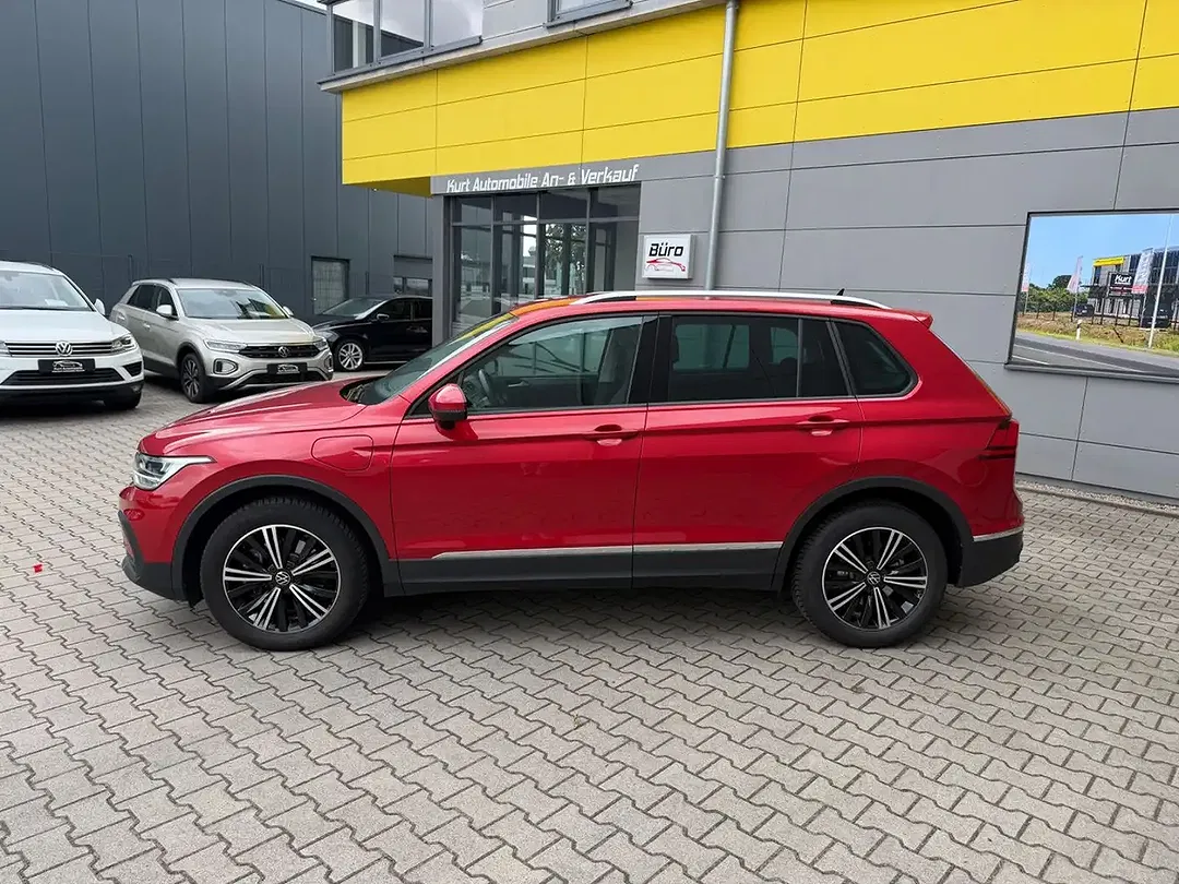 Volkswagen Tiguan - Thumbnail 3