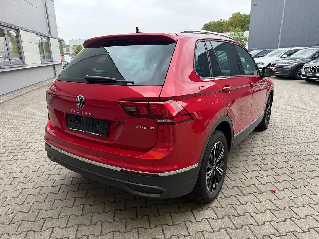 Volkswagen Tiguan - Thumbnail 6