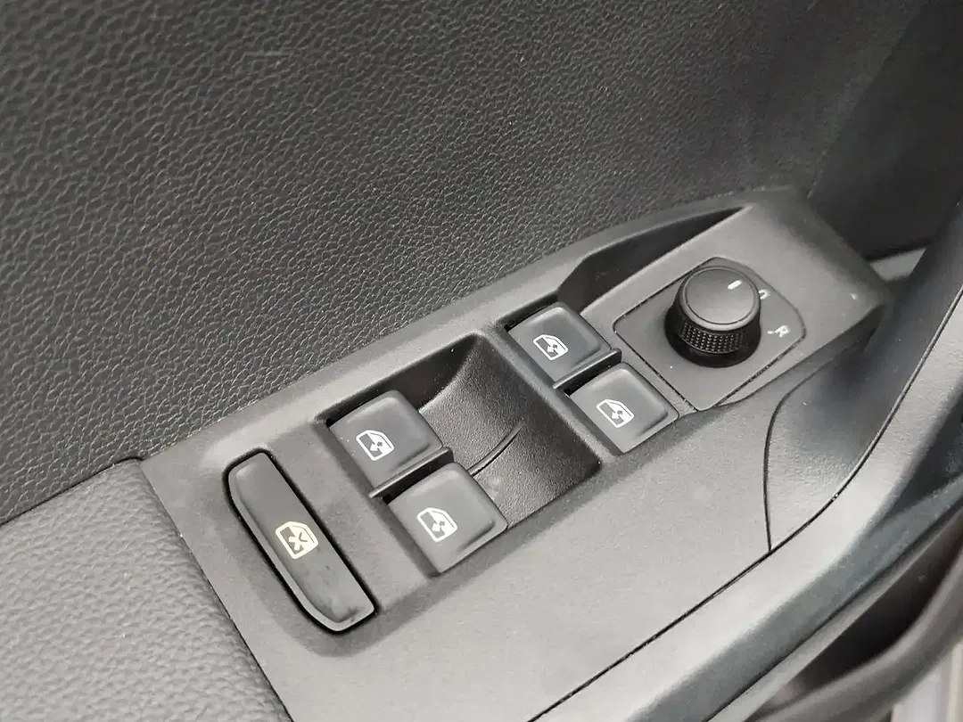 SEAT Arona - Thumbnail 11