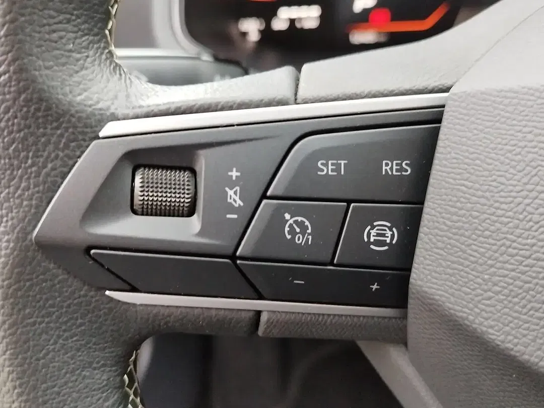 SEAT Arona - Thumbnail 13