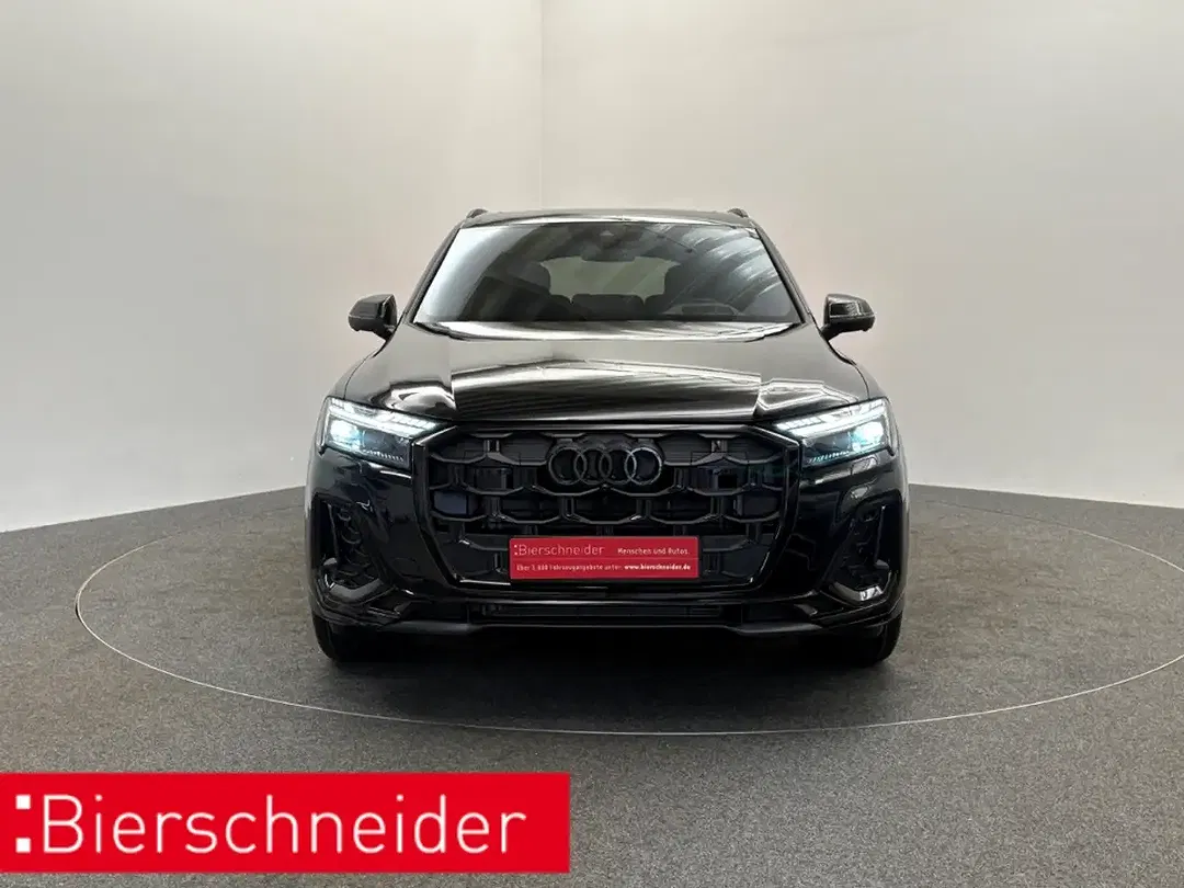 Audi Q7 - Thumbnail 3