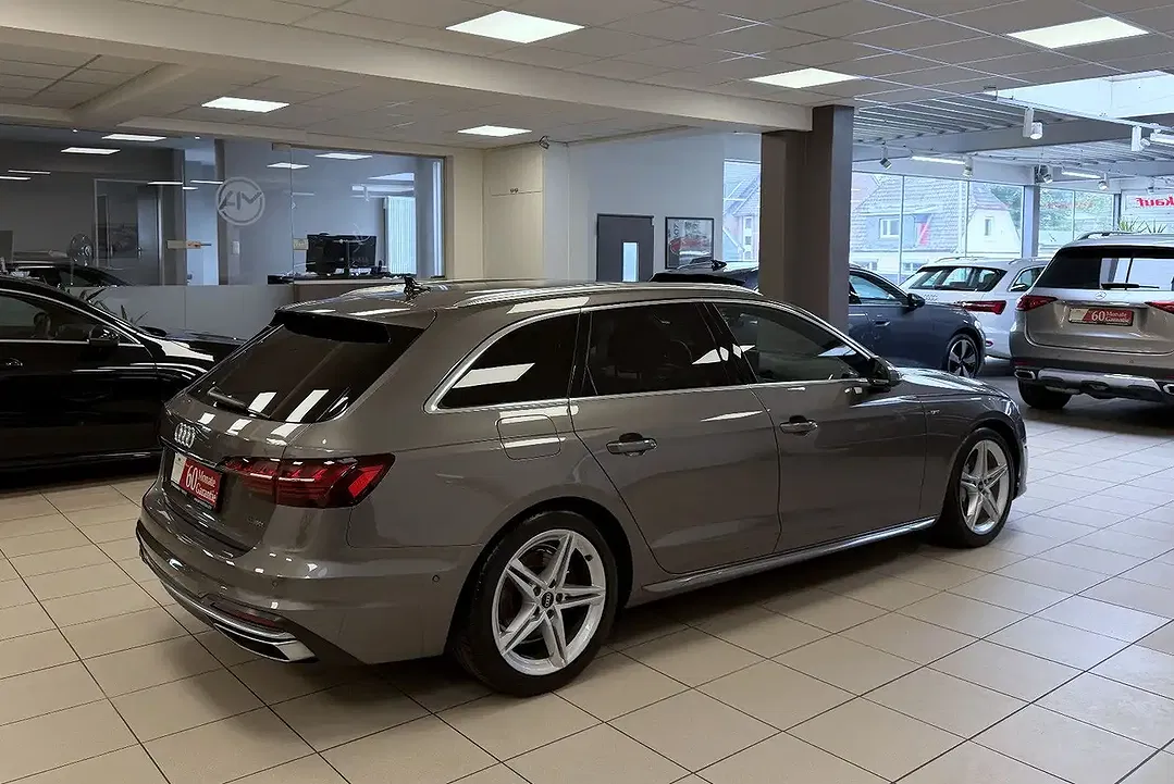 Audi A4 - Thumbnail 3