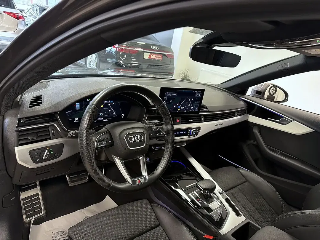 Audi A4 - Thumbnail 5