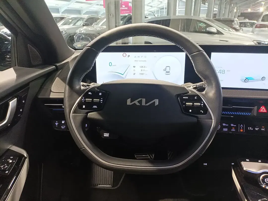 Kia EV6 - Thumbnail 10