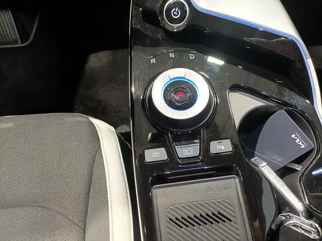 Kia EV6 - Thumbnail 12