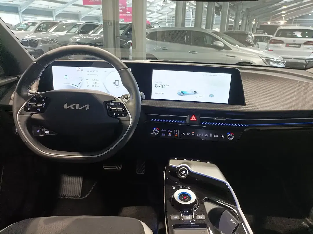 Kia EV6 - Thumbnail 9