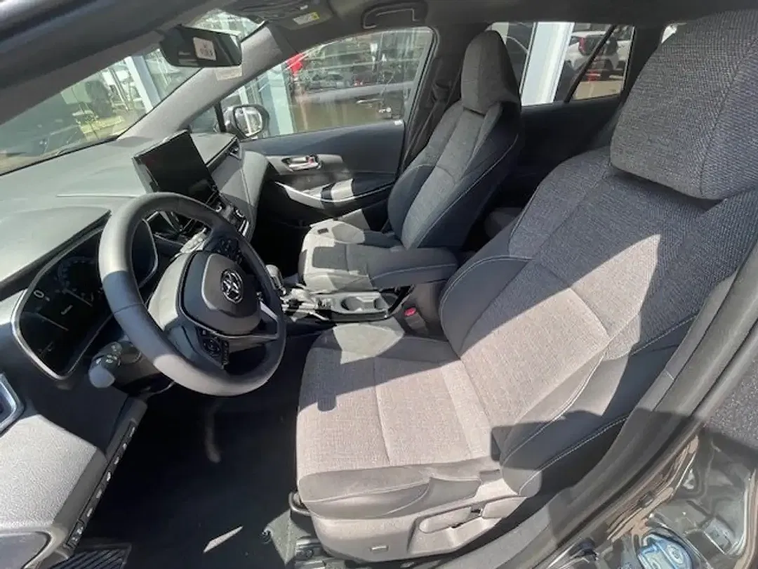 Toyota Corolla - Thumbnail 11