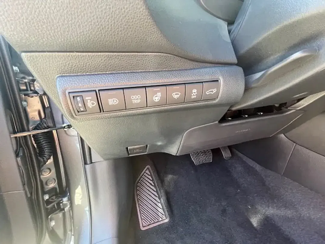 Toyota Corolla - Thumbnail 12