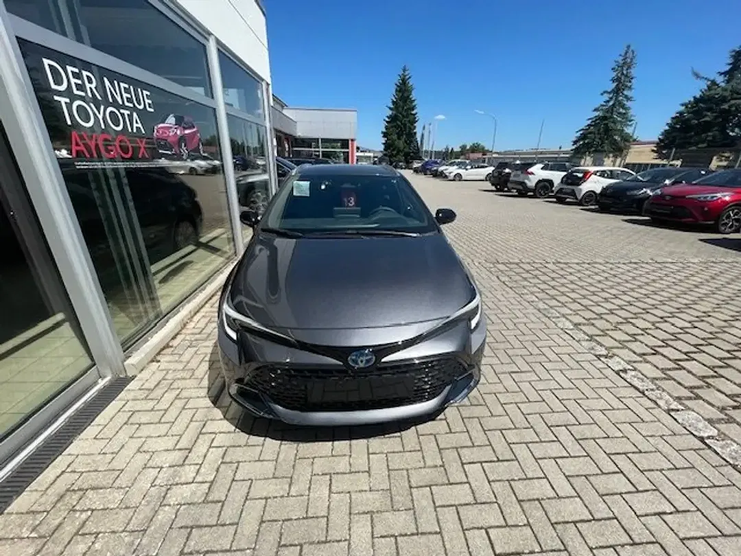 Toyota Corolla - Thumbnail 2