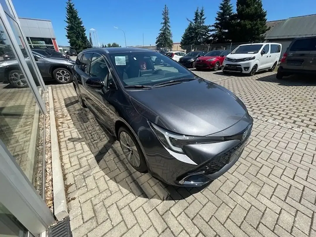 Toyota Corolla - Thumbnail 6